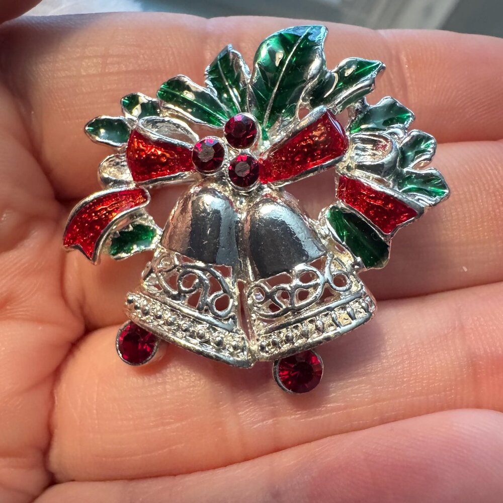 Vintage Avon SH Christmas Bells Brooch Red Green Enamel Holiday Pin